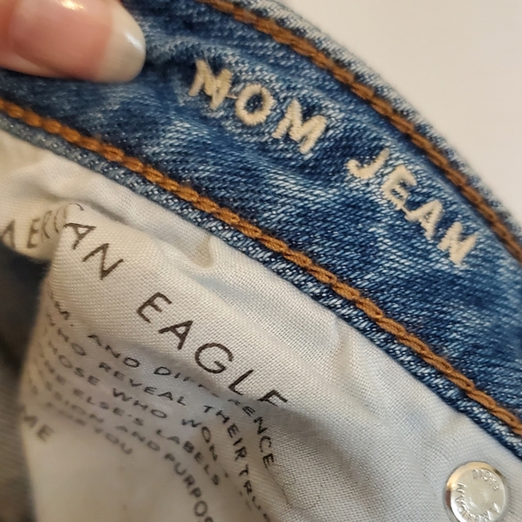 AE Mom Jean sz 10 - Picture 3 of 4